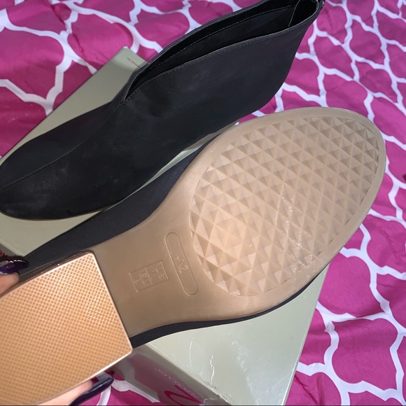 WOMEN'S A2 BY AEROSOLES  GRAVITY ANKLE BOOTIES - Picture 5 of 8